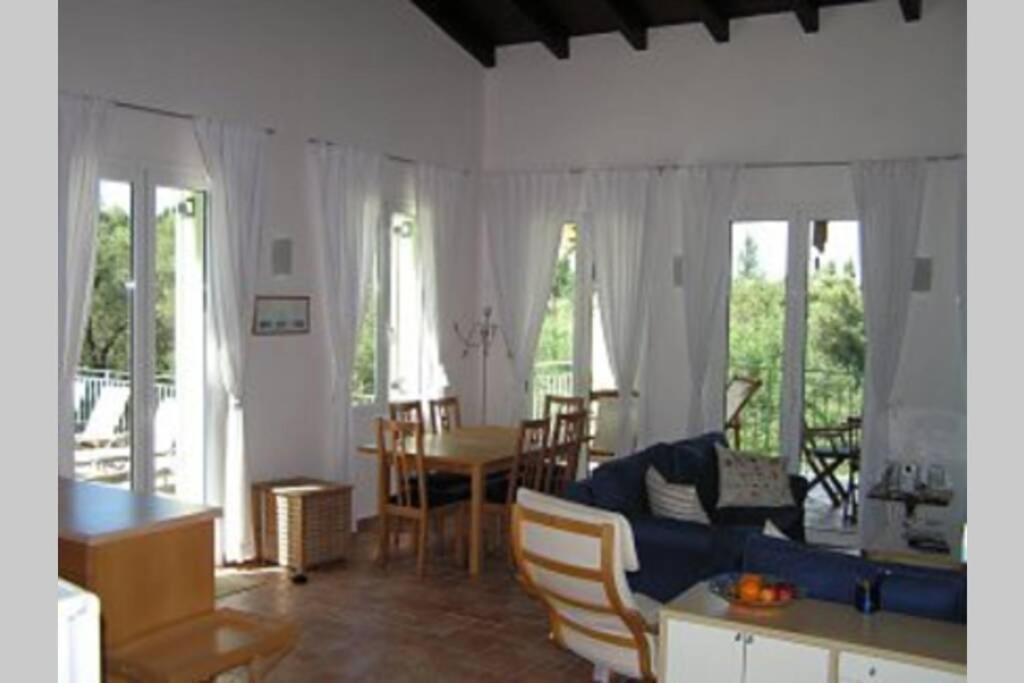 Gastouri Villa Pascalia With Heated Pool In October And Views Achílleion Esterno foto