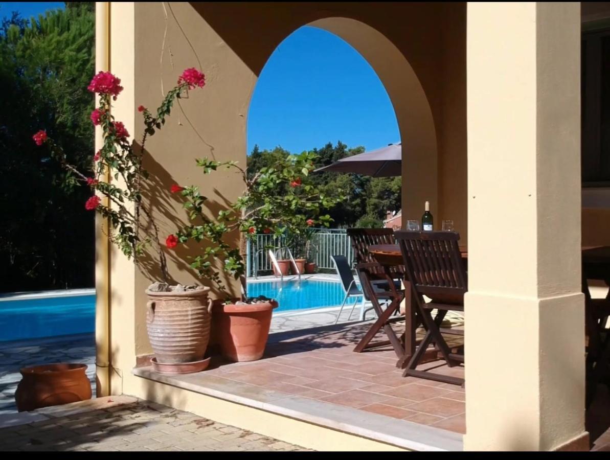 Gastouri Villa Pascalia With Heated Pool In October And Views Achílleion Esterno foto