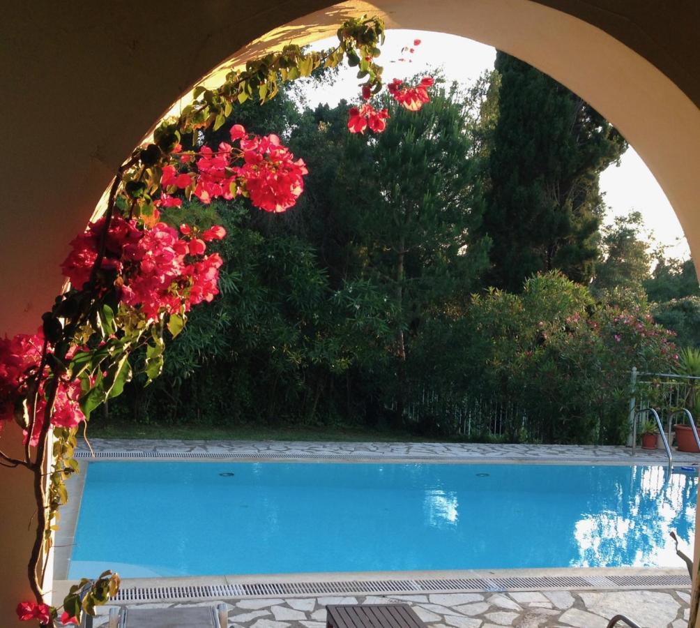 Gastouri Villa Pascalia With Heated Pool In October And Views Achílleion Esterno foto