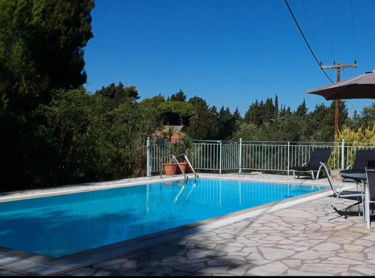 Gastouri Villa Pascalia With Heated Pool In October And Views Achílleion Esterno foto