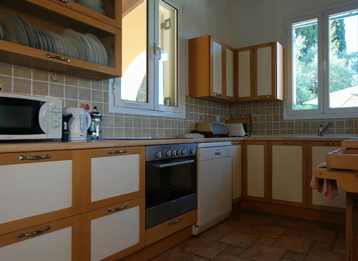 Gastouri Villa Pascalia With Heated Pool In October And Views Achílleion Esterno foto