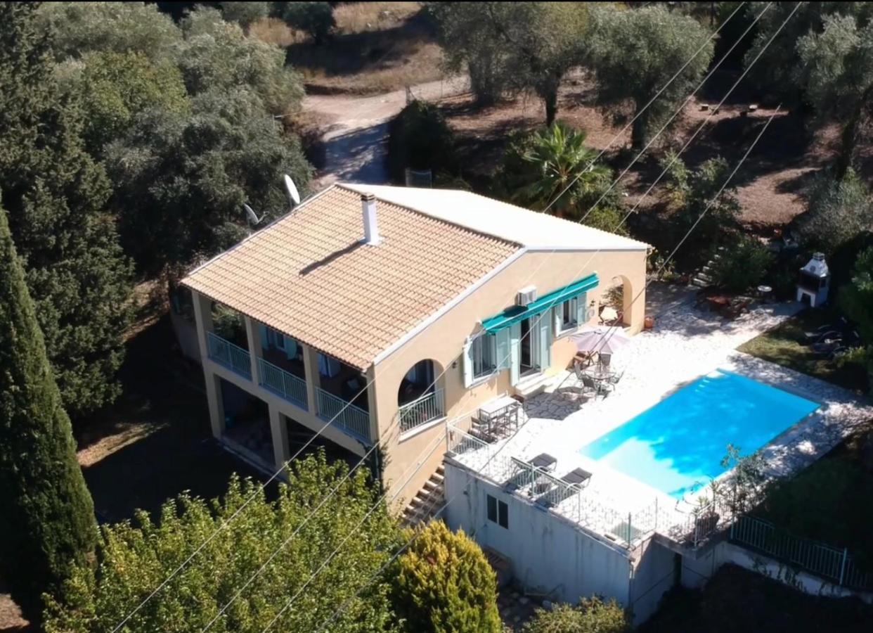 Gastouri Villa Pascalia With Heated Pool In October And Views Achílleion Esterno foto