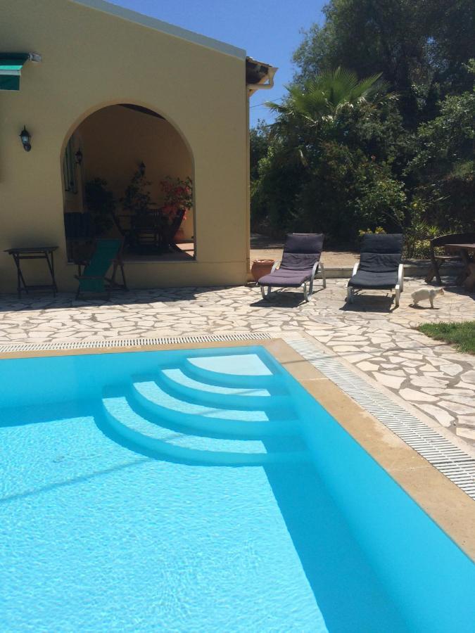 Gastouri Villa Pascalia With Heated Pool In October And Views Achílleion Esterno foto