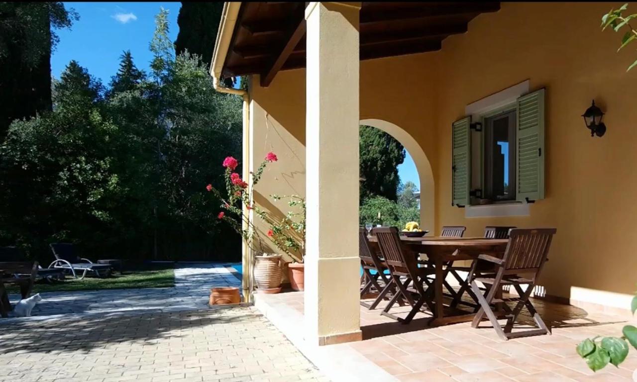 Gastouri Villa Pascalia With Heated Pool In October And Views Achílleion Esterno foto