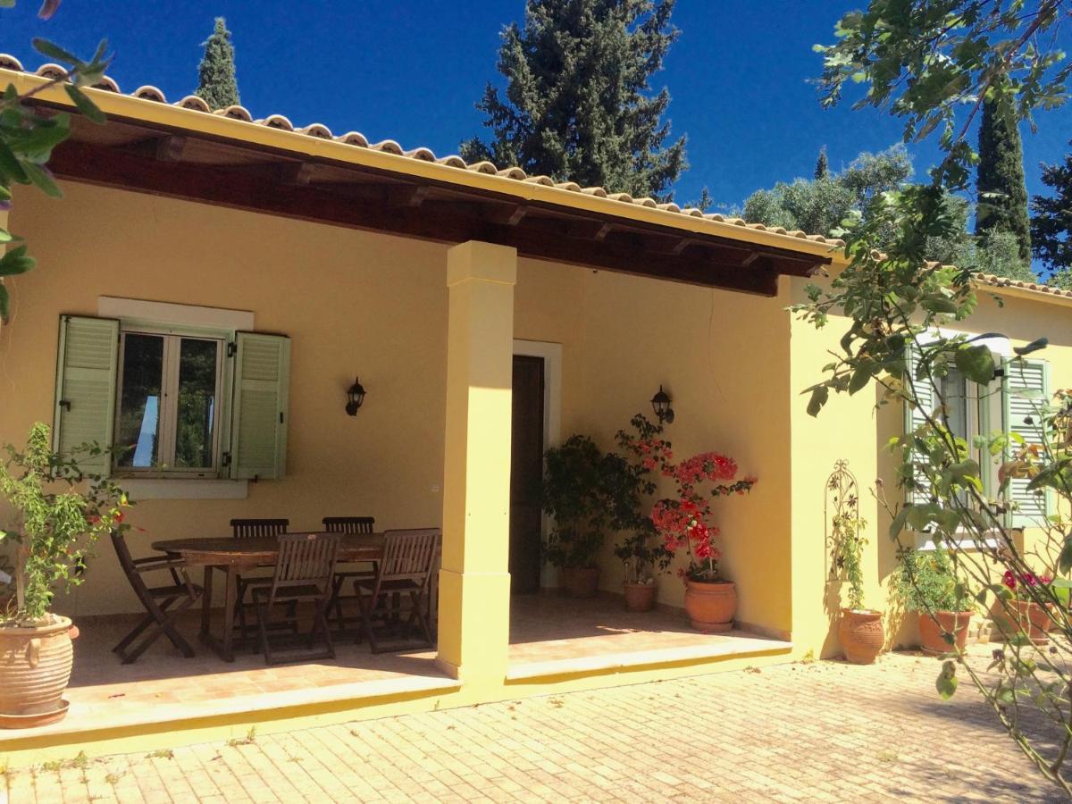 Gastouri Villa Pascalia With Heated Pool In October And Views Achílleion Esterno foto