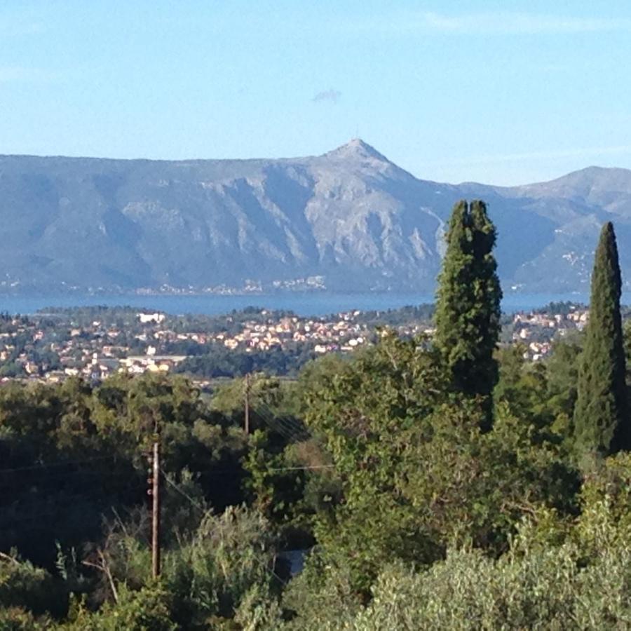 Gastouri Villa Pascalia With Heated Pool In October And Views Achílleion Esterno foto