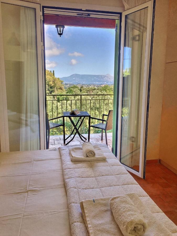 Gastouri Villa Pascalia With Heated Pool In October And Views Achílleion Esterno foto